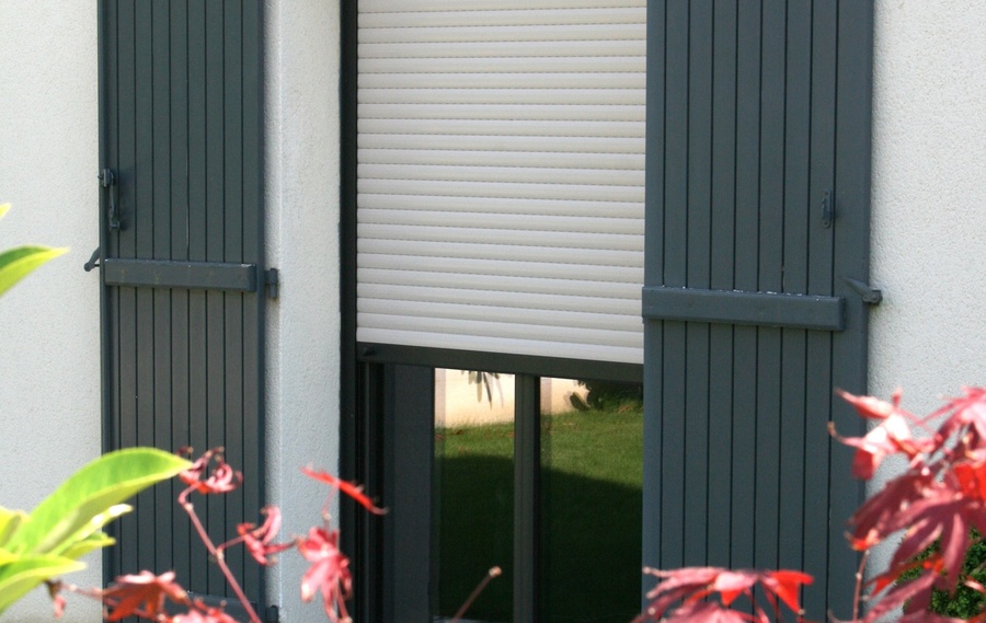 Volets battants roulants et occultants à Paris